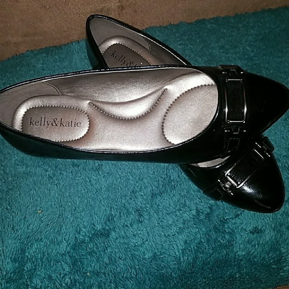 Kelly & Katie Black Flat size 8